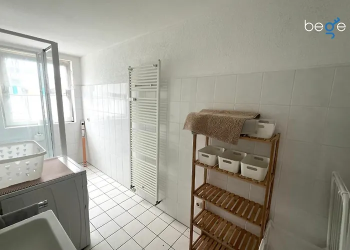 Bege Workhub Retreat *