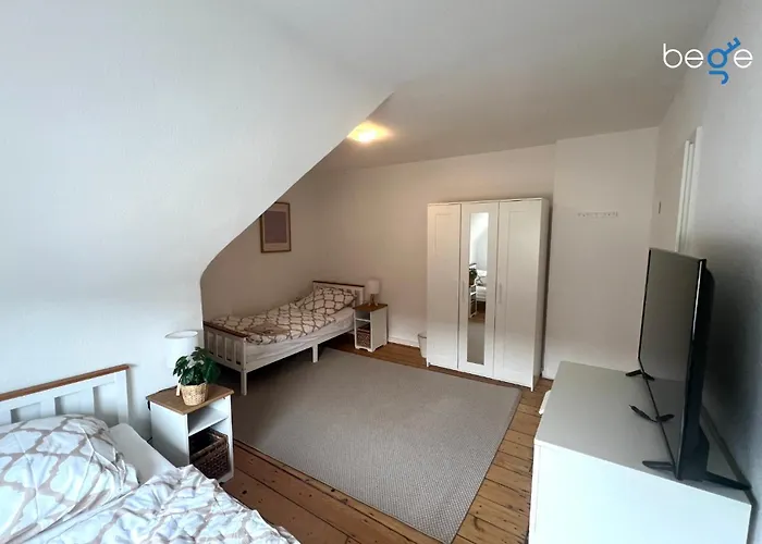 Bege Workhub Retreat *